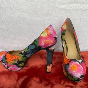 Floral Nine West Platform Pumps- size 7.5
